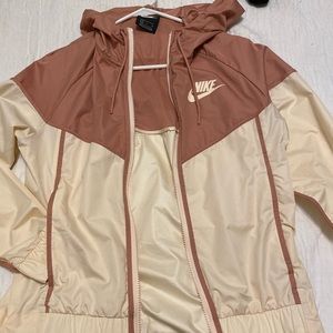 nike windbreaker
